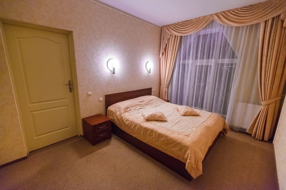 Maria Garden Hotel & Restaurant Ivano-Frankivsk Eksteriør billede