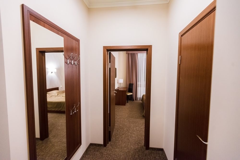 Maria Garden Hotel & Restaurant Ivano-Frankivsk Eksteriør billede