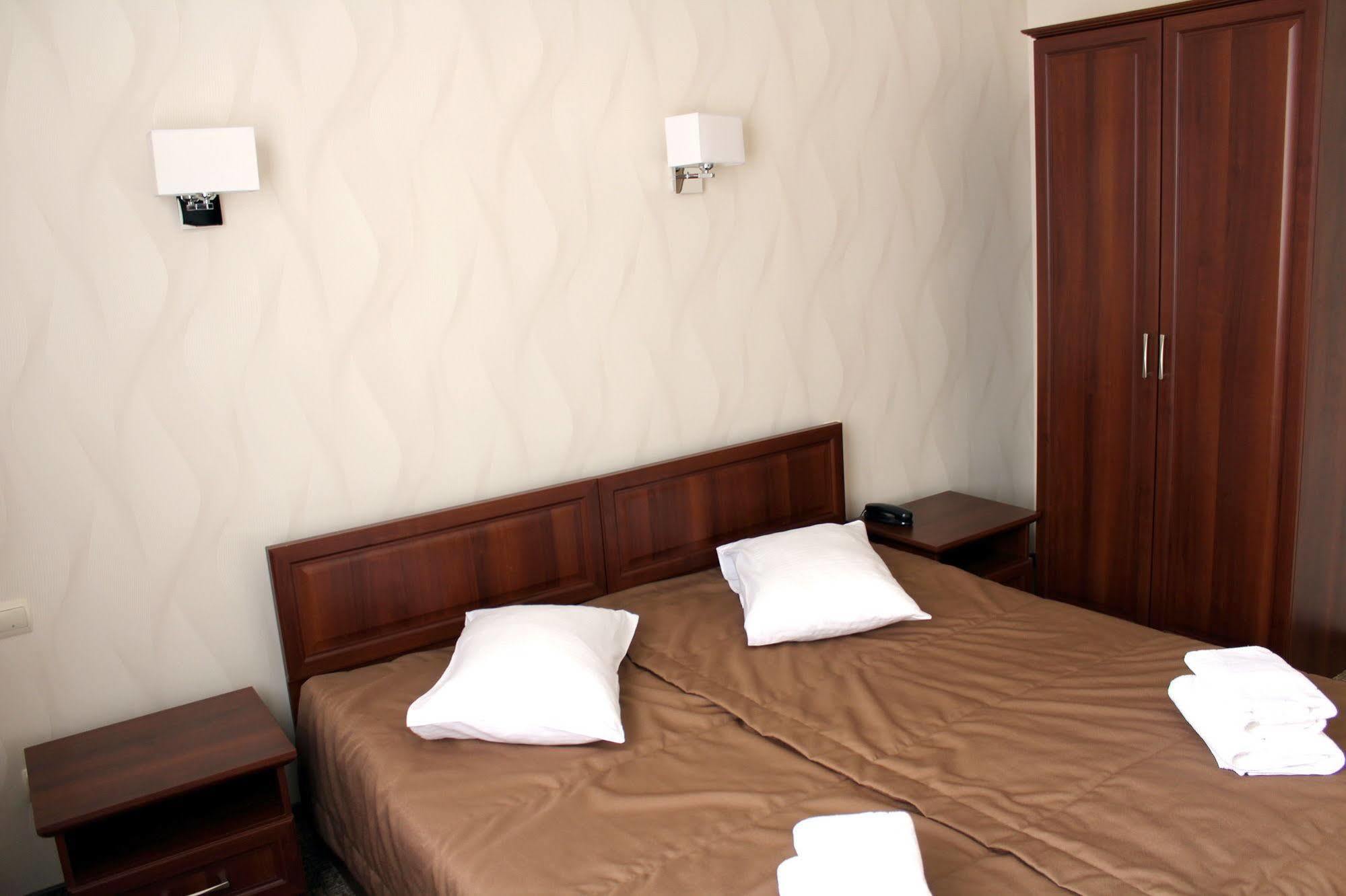 Maria Garden Hotel & Restaurant Ivano-Frankivsk Eksteriør billede