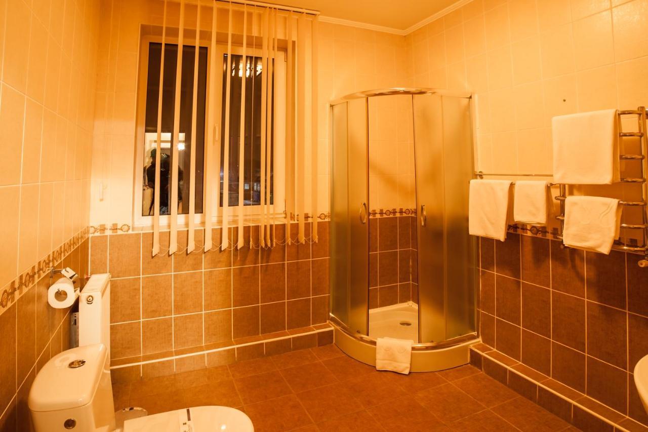 Maria Garden Hotel & Restaurant Ivano-Frankivsk Eksteriør billede