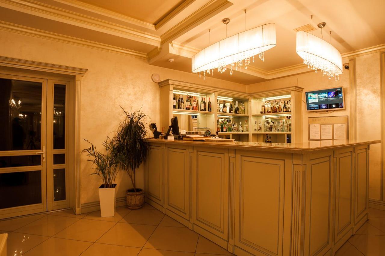 Maria Garden Hotel & Restaurant Ivano-Frankivsk Eksteriør billede