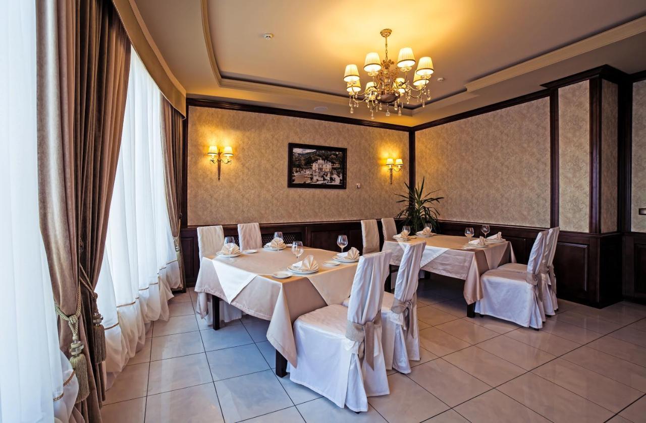 Maria Garden Hotel & Restaurant Ivano-Frankivsk Eksteriør billede